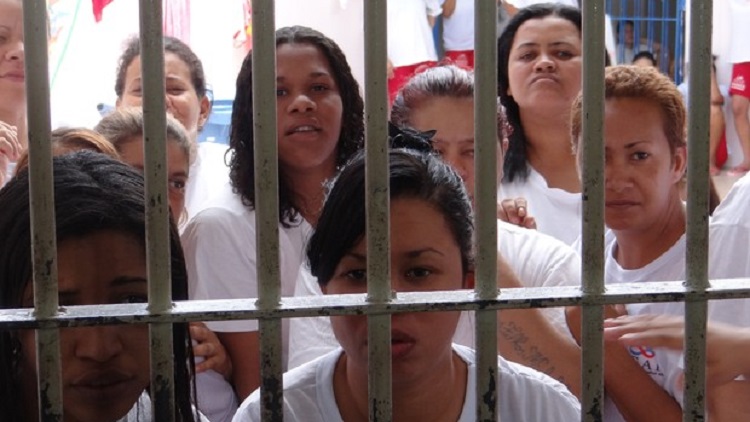 População carcerária feminina cresce 700 em dezesseis anos no Brasil