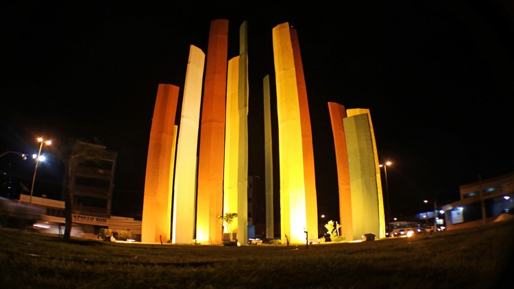 Maio Amarelo Pr Dios E Monumentos De Petrolina Ganham Ilumina O