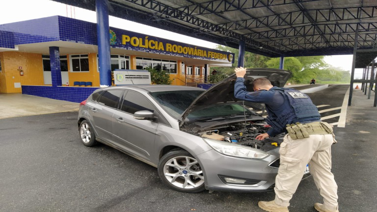 PRF Recupera Carro Roubado Na Capital Baiana No Interior Da Bahia