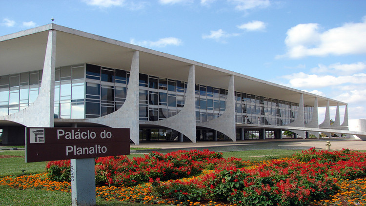 Imagem do prédio do Palácio do Planalto, sede do Governo Federal