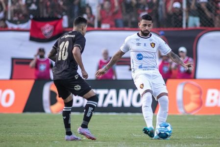 Acompanhe os principais lances do jogo Flamengo 2x1 Campinense