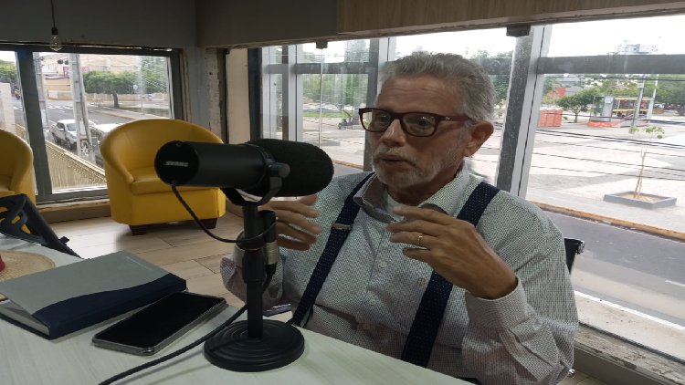 Cientista político analisa cenário eleitoral de 2026, crise de confiança nas instituições e papel das redes sociais