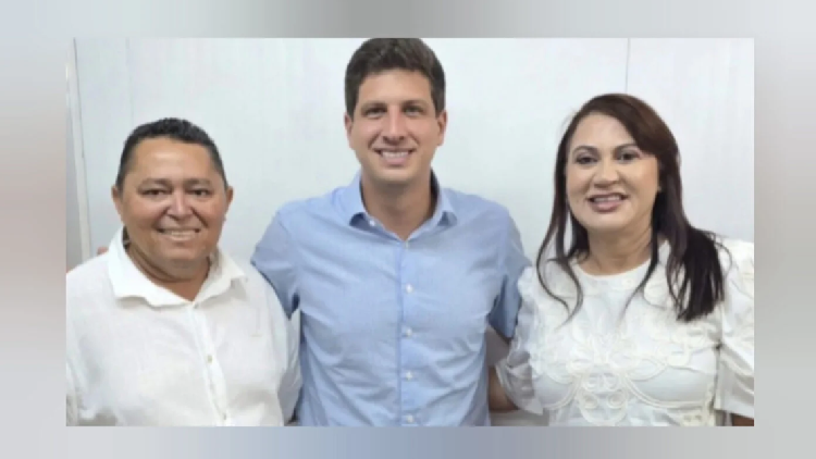 Prefeito de Santa Cruz da Venerada deixa a base de Raquel e declara apoio a João Campos para governador