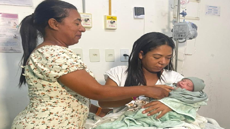 Um menino foi o primeiro bebê nascido no hospital Dom Malan em Petrolina em 2026
